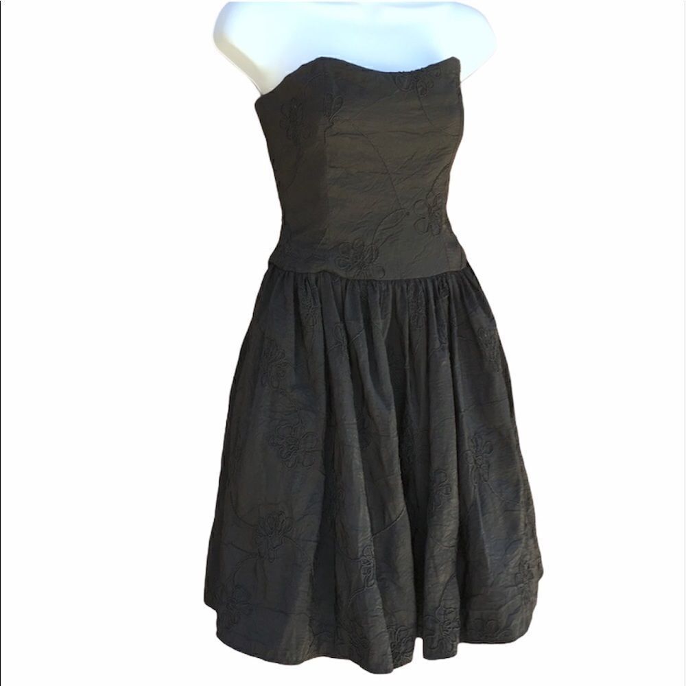 Mariposa Strapless Floral Swirl Appliqué  Dress